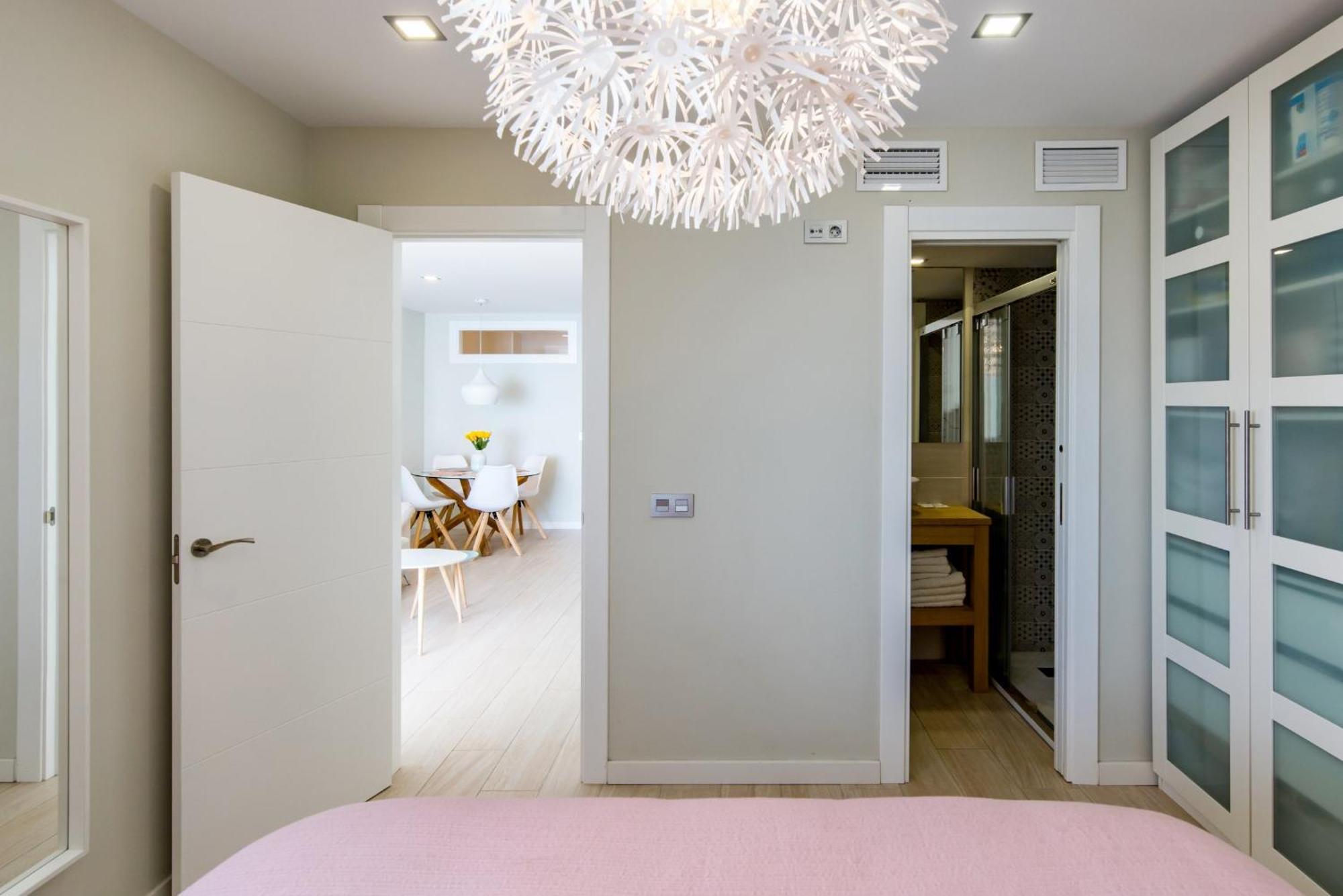 Sorolla 105, Luxury, Beach, Free Parking, Services, Quite Neighborhood, So Malaga